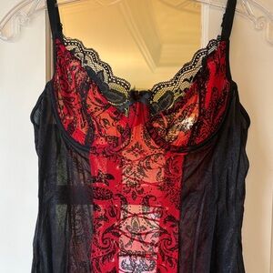 NWOT XXL Elegant Red and Black Lace Chemise lingerie with guarders
